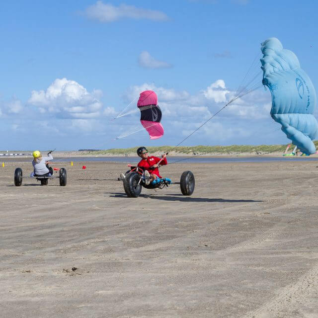 Vliegeren op het strand - Natural High - Zeeland